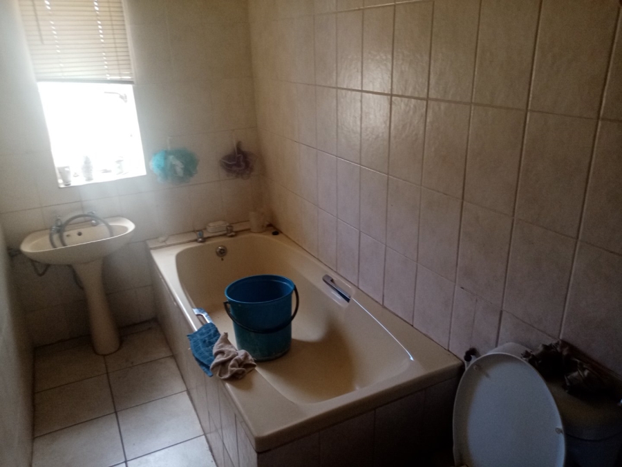 4 Bedroom Property for Sale in Petrusburg Free State
